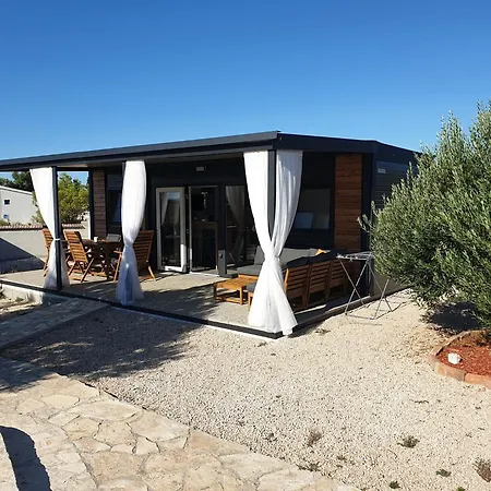 Campsite Emi Mobile Pirovac